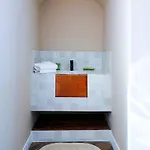 Lantgård Clos Des Colombes - Vineyard & Wine Experience Douăzeci şi Trei August