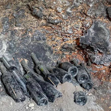 Domeniile Clos Des Colombes Douăzeci şi Trei August