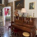 Clos Des Colombes - Vineyard & Wine Experience Farm stay